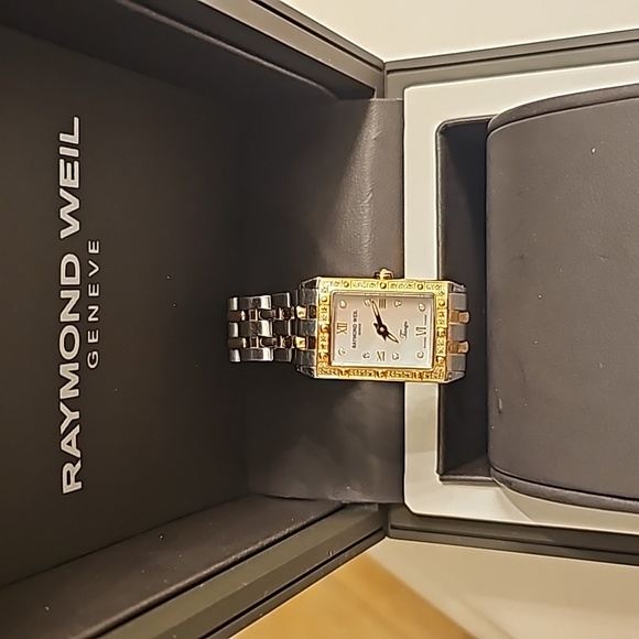 Authentic Raymond Weil Mother of Pearl dial Tango Sapphire Crystal 18mm watch . - Picture 2 of 10